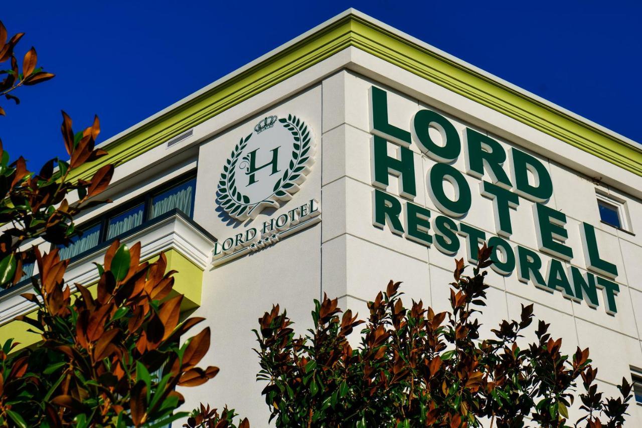 Lord Hotel 티라나 외부 사진